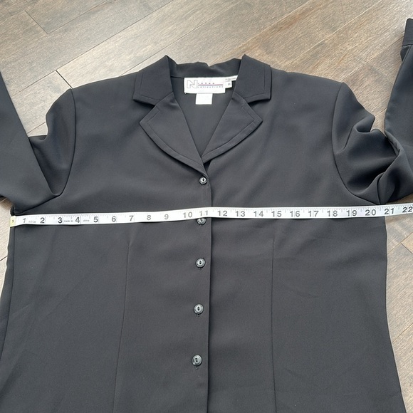 NYGARD COLLECTIONS Women’s Black Lightweight Blouse Blazer, Dressy Button Up Top - Picture 8 of 10